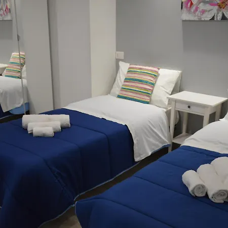 Acquamarina Oda ve Kahvaltı 4*
